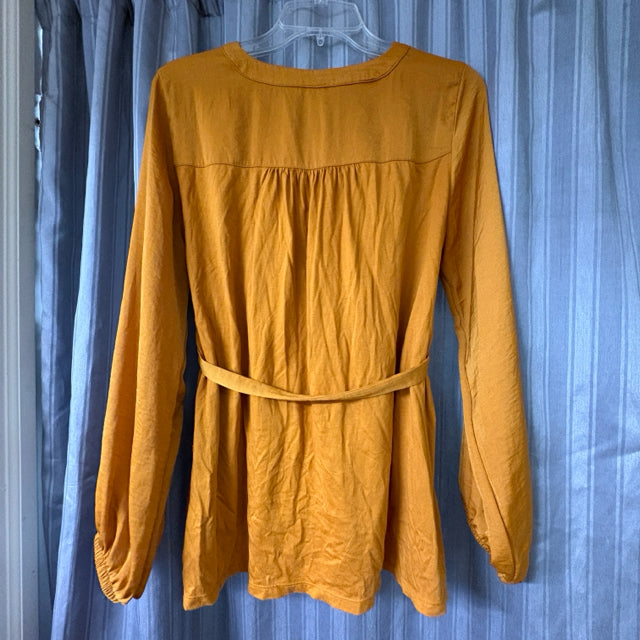 Old Navy Maternity SIZE M Maternity Shirt