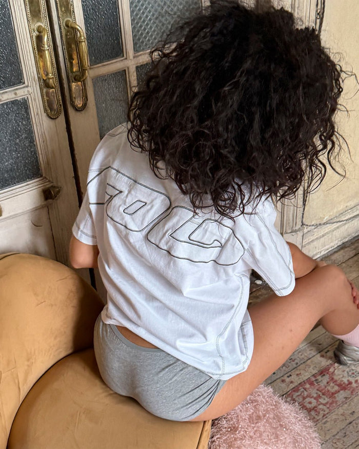 ROLLER TEE WHITE - white contrast stitch tee, street style shot - Cold Culture