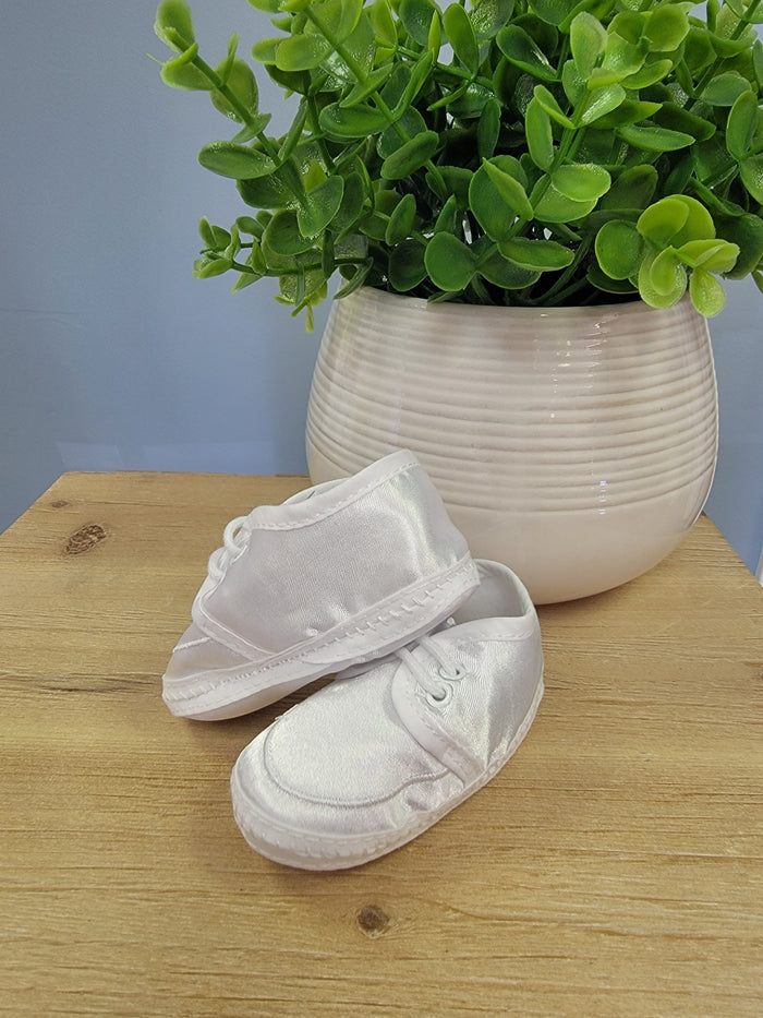 Satin tie baby shoes.
