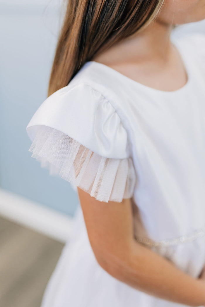 girl in white tulle dress
