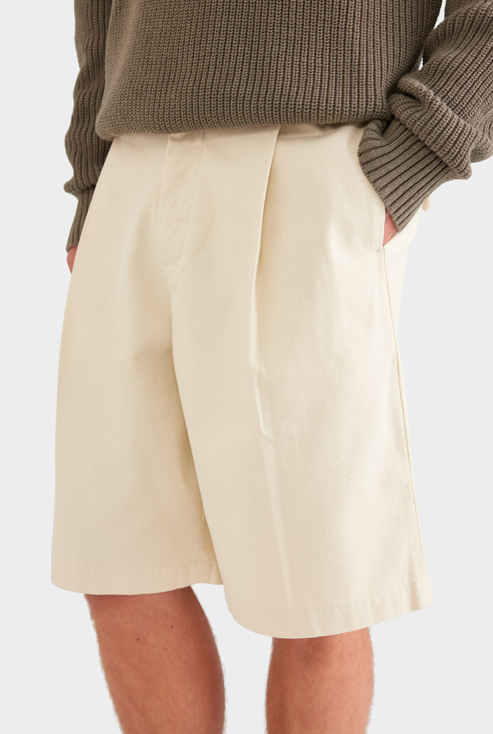 Cotton Canvas Pleated Bermuda Short - Cream