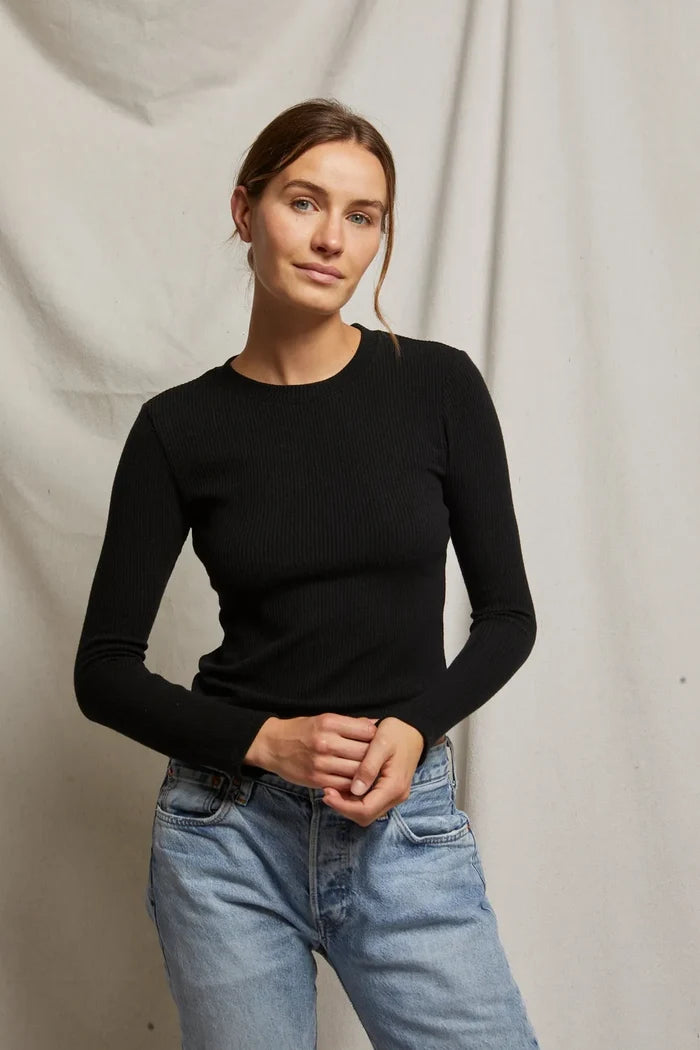 xs / true black