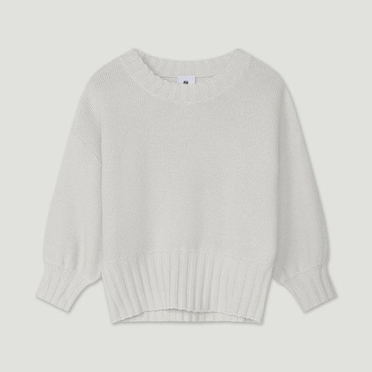 Light gray sweater on a light gray background | Lead