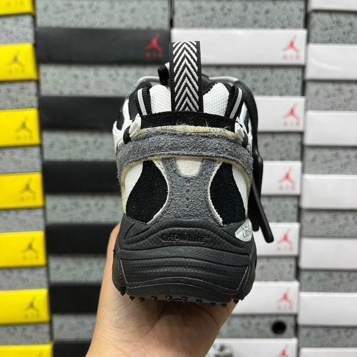 Off-White Be Right Back Black White