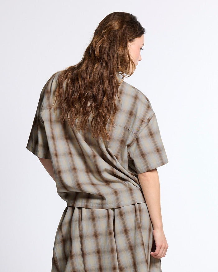 OFFICE SCRIPT SHIRT BEIGE - beige plaid short sleeve shirt, back view on female model - Cold Culture