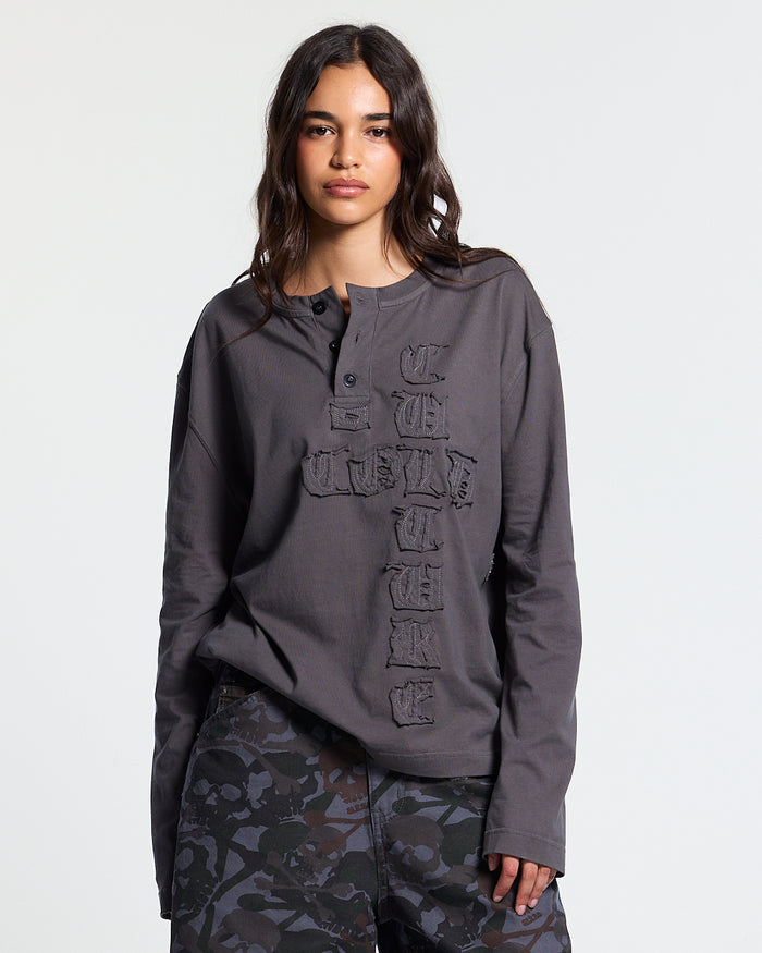 RAW STATE LONGSLEEVE GREY - grey henley longsleeve tee, front view on female model - Cold Culture #woman