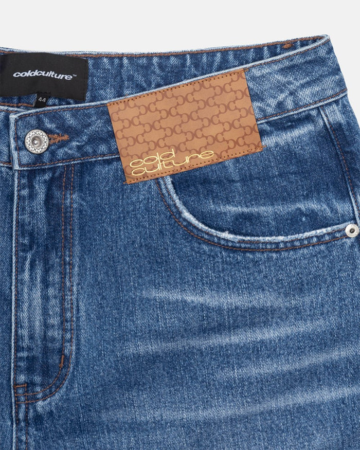 REVERSED V1 REGULAR PANTS MEDIUM DENIM - medium blue denim pants, detail close-up - Cold Culture