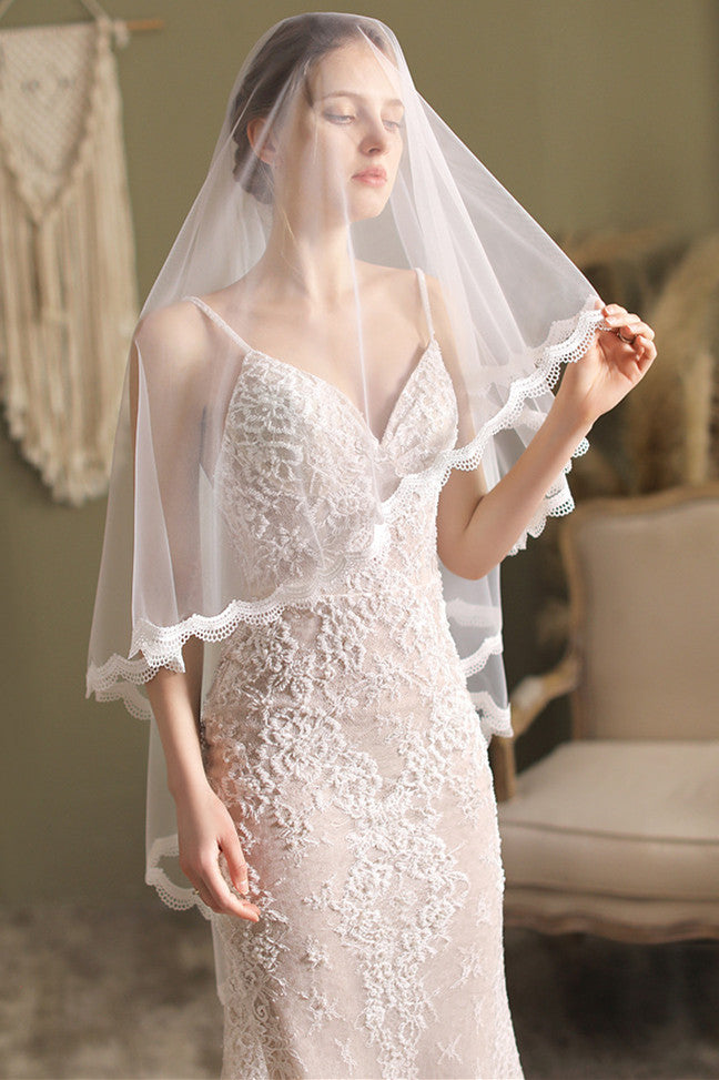 White Mesh Lace-Trimmed Bridal Veil